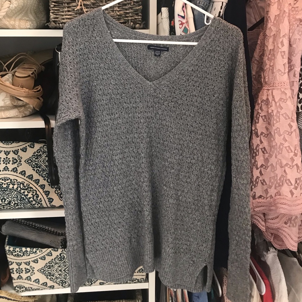 American Eagle v-neck sweater